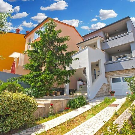 Apartments Nadija 1366 พูลา ภายนอก รูปภาพ