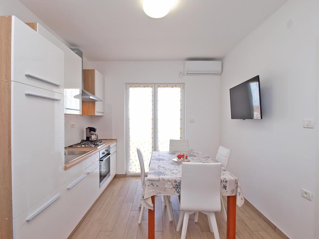 Apartments Nadija 1366 พูลา ภายนอก รูปภาพ